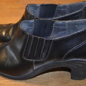 Black ankle boots. Shoes, Size 8, wide heel